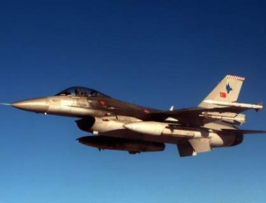 Δεκάδες παραβιάσεις του ελληνικού εναέριου χώρου από τουρκικά αεροσκάφη